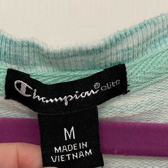 CHAMPION • Green High-Low Long Sleeve Top - Picture 5 of 7